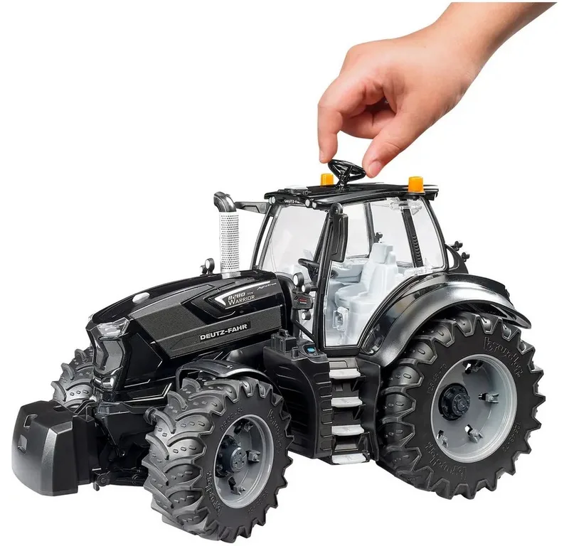 DEUTZ-FAHR 8280 TTV Warrior – 03162 de Bruder – photo du produit 4 sur 5