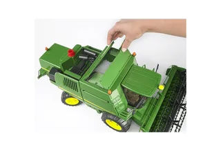 John Deere Mähdrescher T670i – 02132 · 1:16 von Bruder – Produktfoto 3 von 3