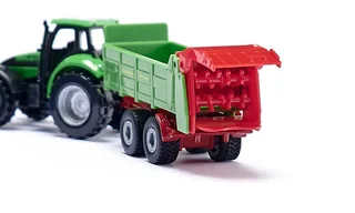 DEUTZ-FAHR with universal Strautmann manure spreader – 1673 fra Siku – produktbillede 5 af 5