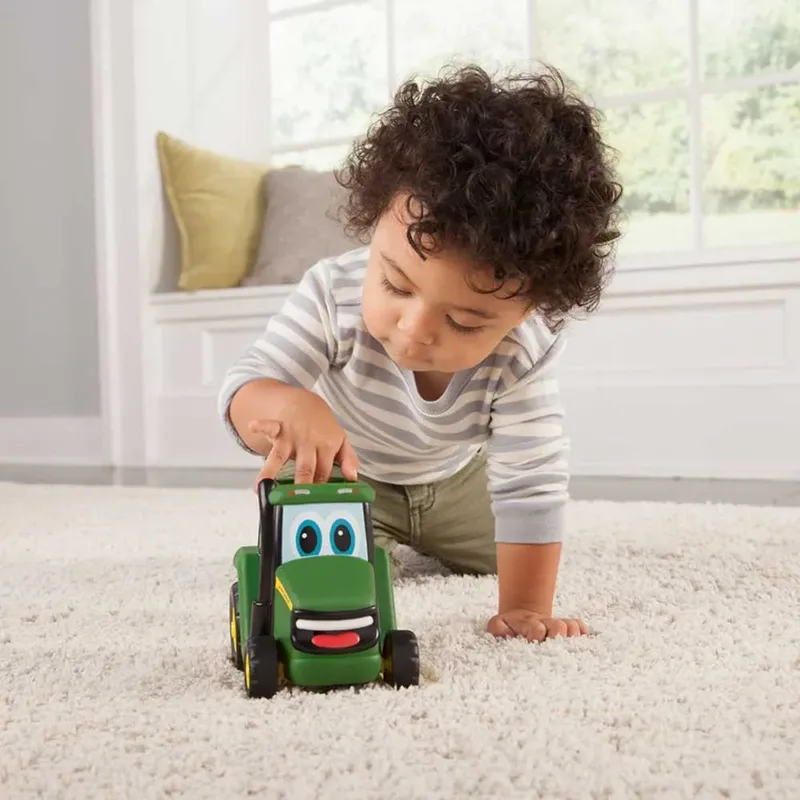 Duw en Roll Johnny Tractor - John Deere von TOMY in Grün – Produktfoto 4 von 5