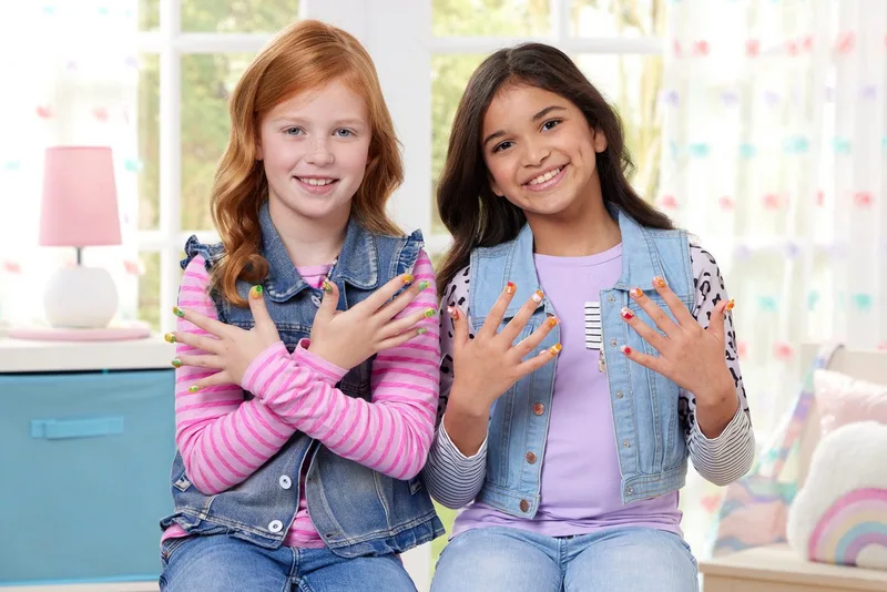 veelkleurige Nagelset voor kinderen- complete nagelstudio inclusief 60 nagels från Aquabeads i Flerfärgad – produktbild 5 av 5