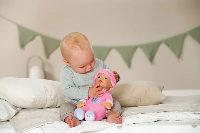 voor Baby’s Sleepy (30 cm) - zacht lichaam - geïntegreerde rammelaar - geschikt vanaf de geboorte by BABY born in Pink – product photo 2 of 5