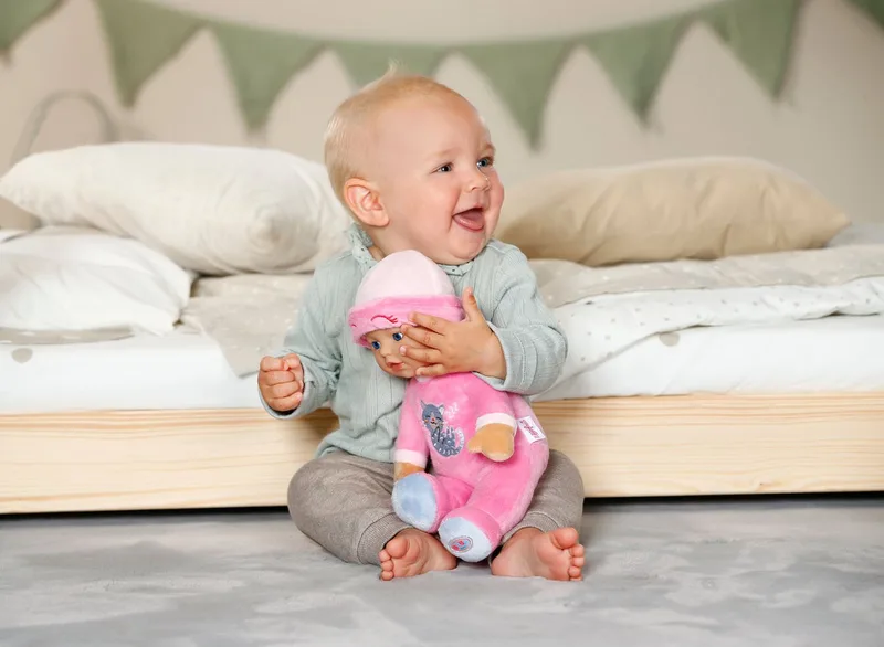 voor Baby’s Sleepy (30 cm) - zacht lichaam - geïntegreerde rammelaar - geschikt vanaf de geboorte by BABY born in Pink – product photo 4 of 5