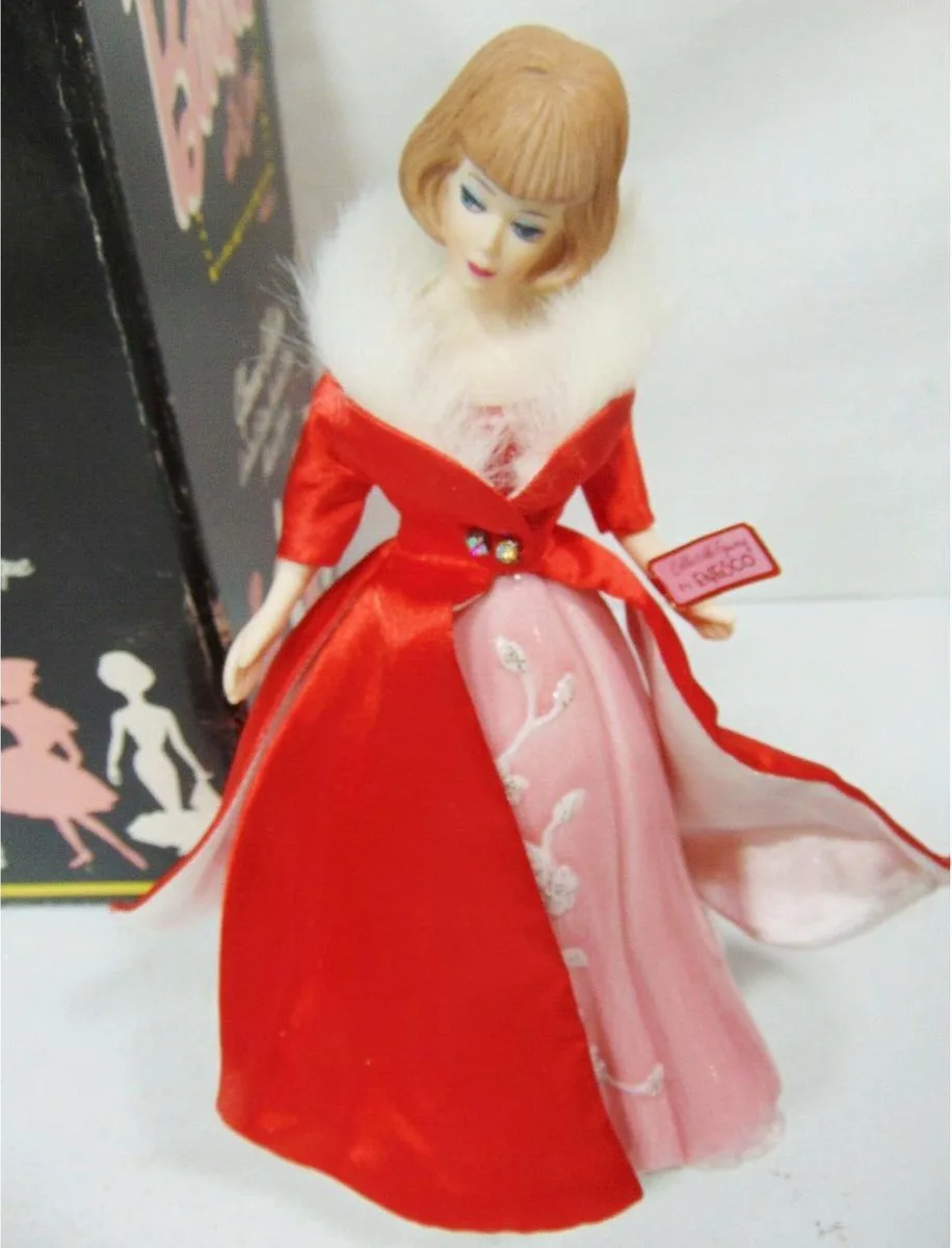 Porseleinen Beeldje En Muziekdoosje Magnificience 1965 27 cm van Barbie in Wit – productfoto