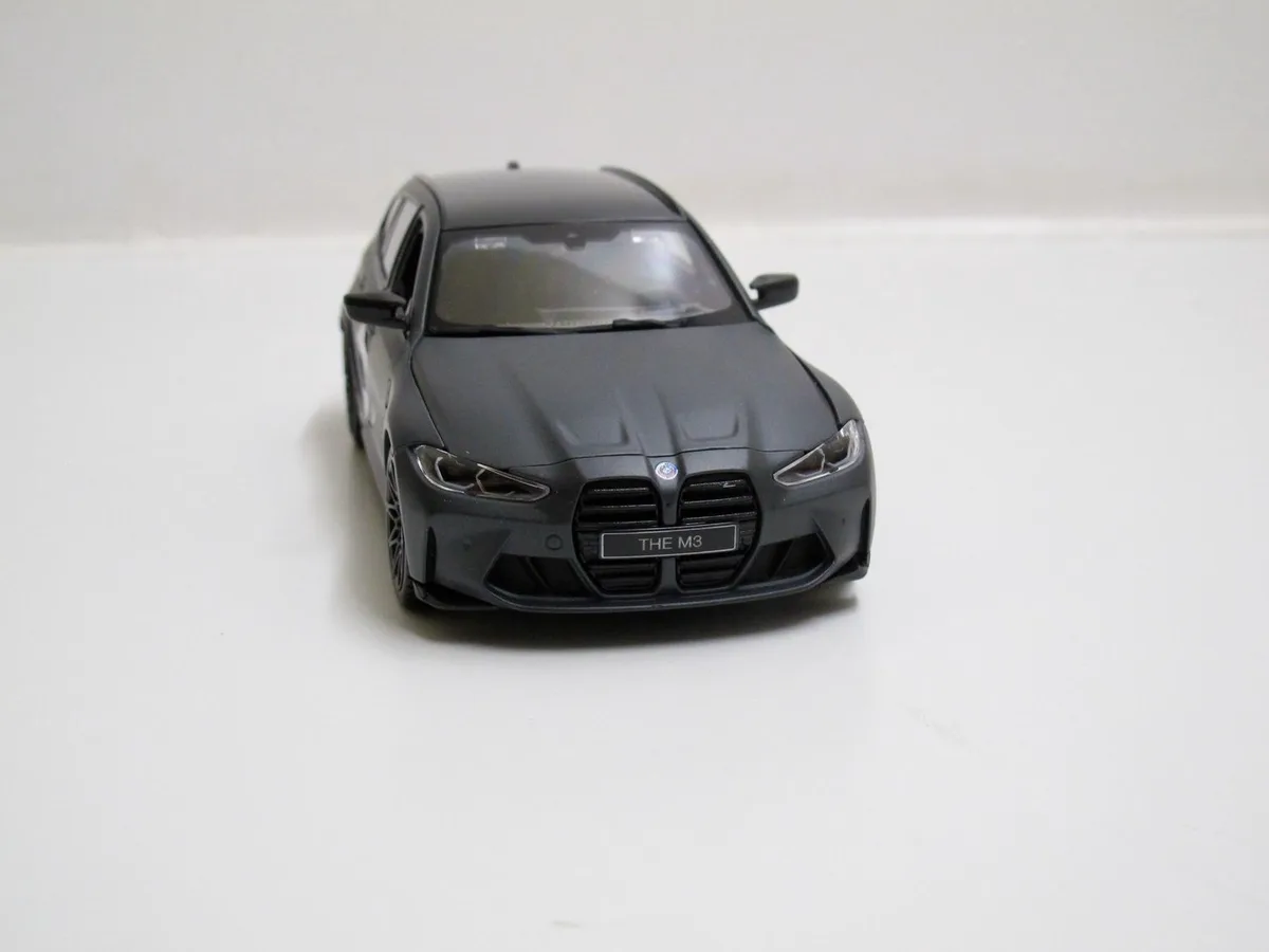 Bburago 1/24 BMW M3 Touring från Bburago i Mat Grijs – produktbild