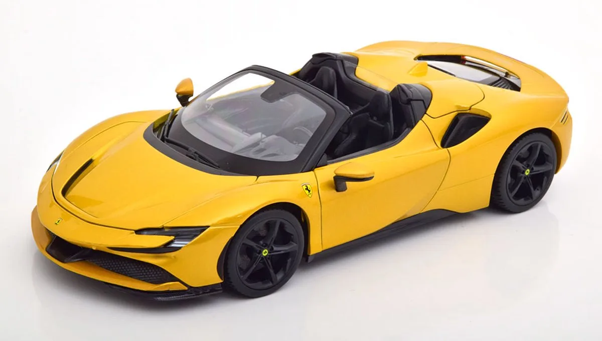De 1:18 Diecast Modelauto van de Ferrari SF90 Stradale Hybrid Spider van 2020 in geel metallic. De fabrikant van het schaalmodel is Burago. Dit model is alleen online verkrijgbaar. de Bburago en Goud metalic – photo du produit