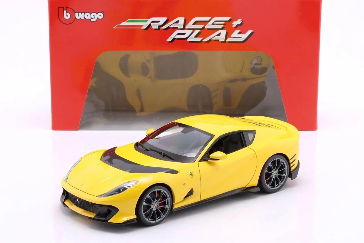 Ferrari 812 Competizione - 1:18 von Bburago in Gelb – Produktfoto