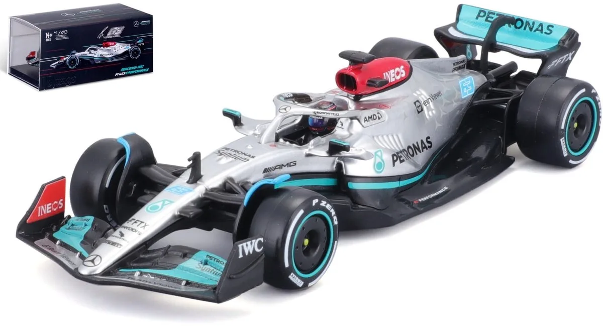 Mercedes-AMG F1 W13 E Performance #63 - 1:43 fra Bburago i Flerfarvet – produktbillede