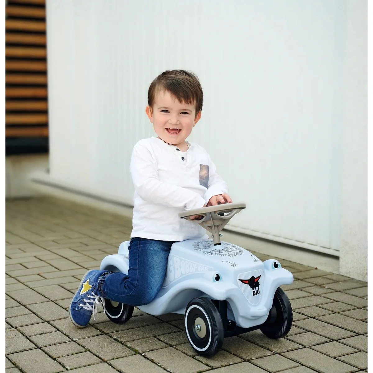 Bobby Car Classic Blowball von BIG in Hellblau, 58 × 30 × 38 mm – Produktfoto