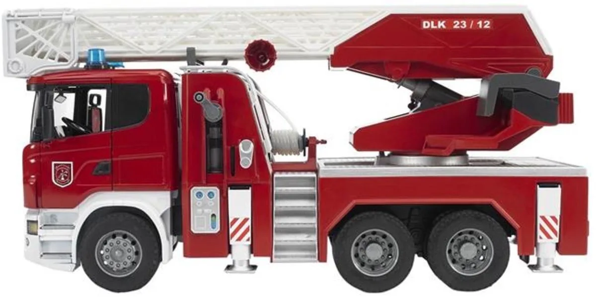 Scania R-Serie Brandweerwagen met Waterpomp - Speelgoedauto - Schaal 1:16 von Bruder in Rot – Produktfoto