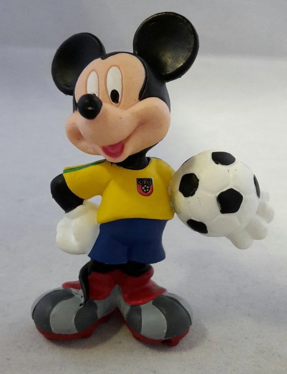 Disney - Mickey Mouse voetballer Braziliaans tenue (+/-6,5 cm) - Merk : Bullyland. de Bullyland en Jaune – photo du produit