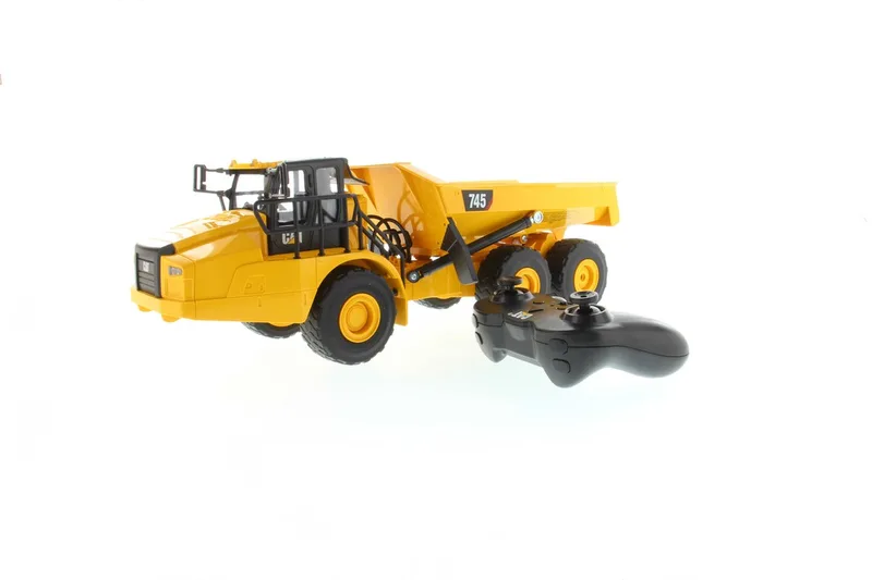 RC voertuig - RC CAT 745 Articulated Truck - Vrachtwagen RC Model Kant en Klaar - 1:24 by Carrera in Multicolour – product photo