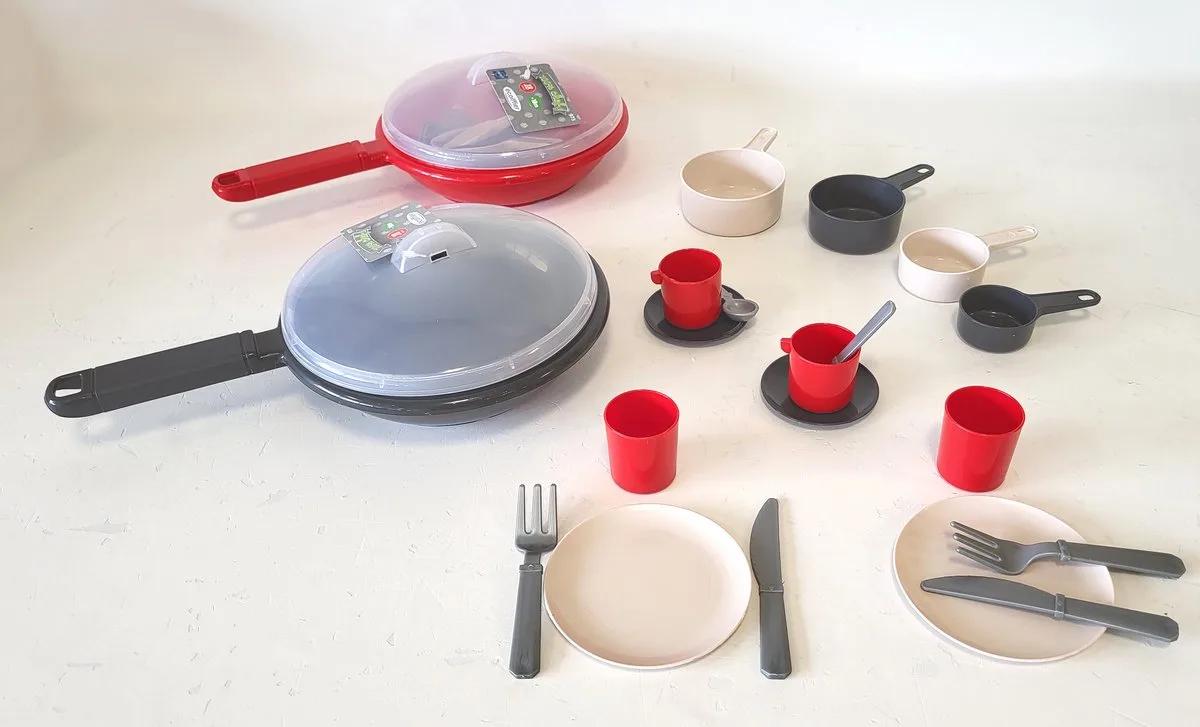 Ecoiffier 100% Chef Servies en Bestek in Pan - 19dlg. van Écoiffier in Meerkleurig – productfoto