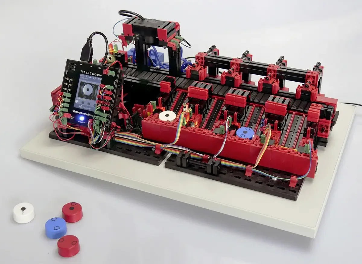Qualitätssicherung mit KI Simulatiemodel Kant-en-klaar 9 V fra fischertechnik – produktbillede