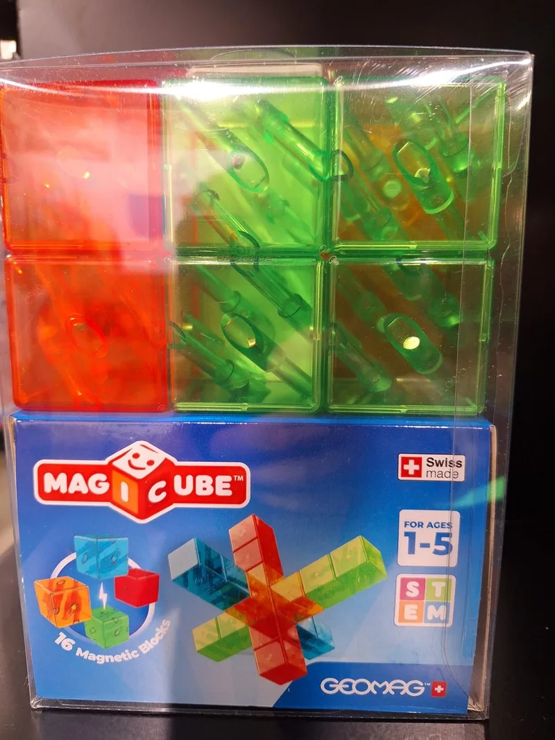MagiCube Recycled - Magnetische Bouwblokken - 16-delig - Vanaf 1 jaar by Geomag in Multikleur – product photo