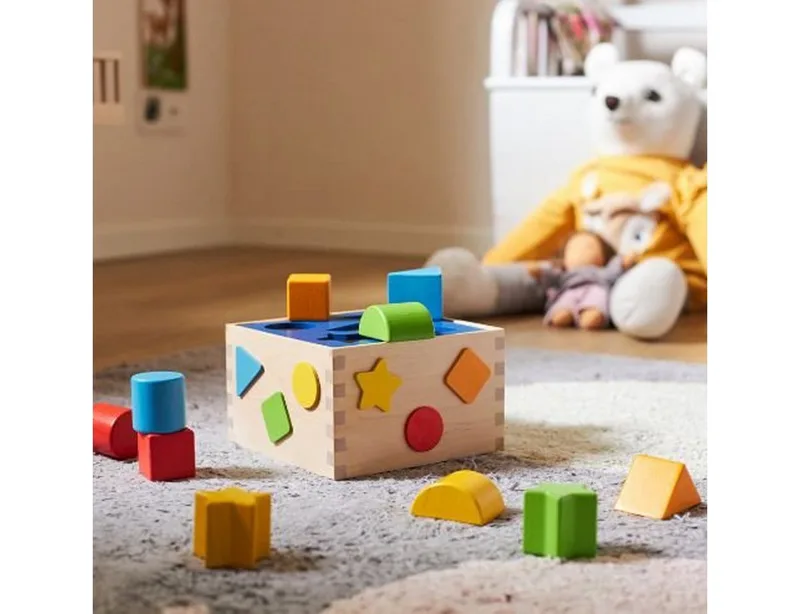 Sorteerkist - Diverse Vormen - 16X16X10Cm - Hout - 1 Jaar von Goki in Mehrfarbig – Produktfoto 4 von 4