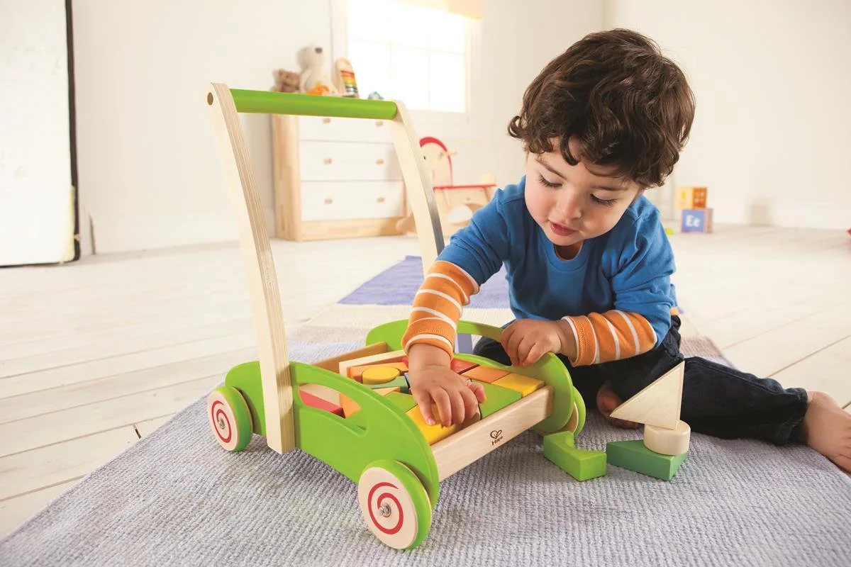 Bau-Wagen de Hape en Multicolore – photo du produit