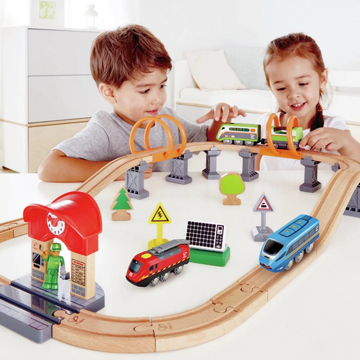 Nacht-Rundfahrt från Hape i Flerfärgad – produktbild