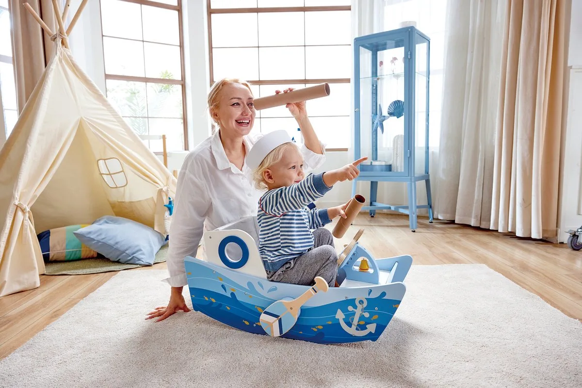 Schommelboot - Interactief Speelgoed met Roeispanen en Stuurwiel voor Kinderen vanaf 12 Maanden von Hape in Mehrfarbig – Produktfoto