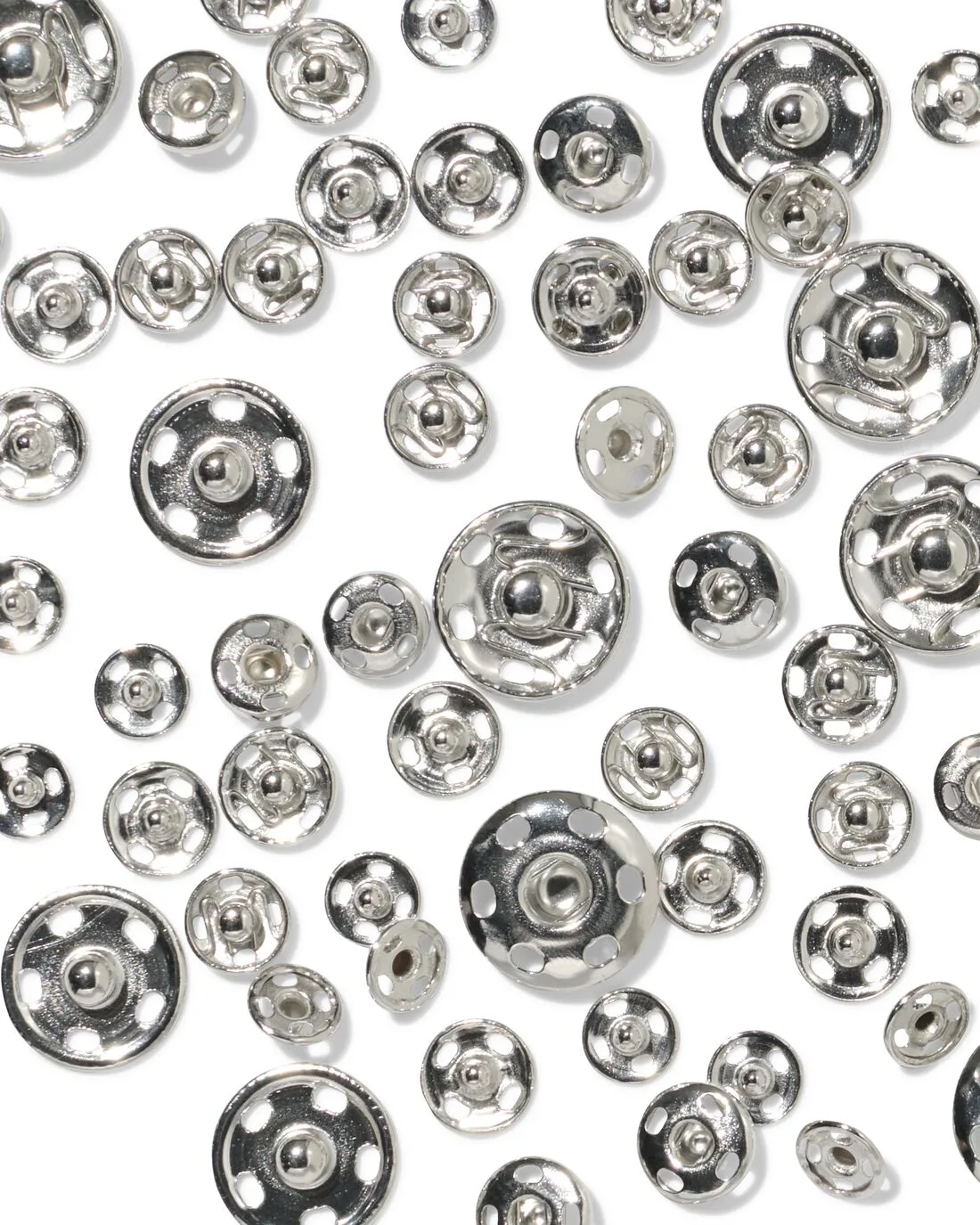 Drukknopen nikkelvrij zilver - 34 stuks fra HEMA – produktbillede