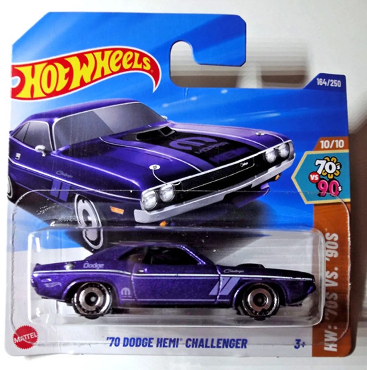 '70 DODGE HEMI CHALLENGER 164/250 1:64 HW '70S VS.'90S SHORT CARD 2025 by Hot Wheels in Purper – product photo