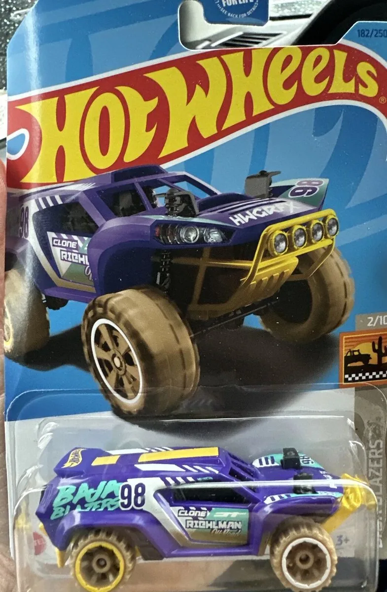 DUNE CRUSHER 182/250 1:64 HW BAJA BLAZERS 2/10 van Hot Wheels in Blauw – productfoto