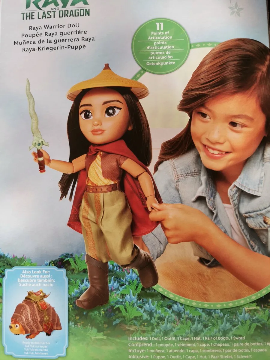 Disney -- Raya and the last dragon - pop 38 cm + accessoires van Jakks Pacific in Regenboog – productfoto