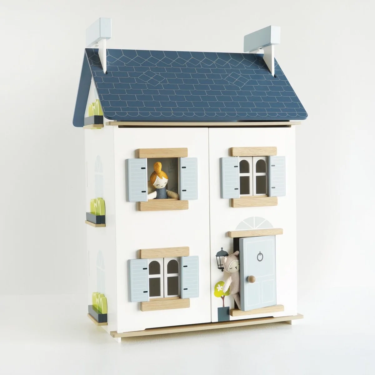 Poppenhuis Sky - Houten speelgoed met 3 verdiepingen fra Le Toy Van i Blå, Hvid – produktbillede