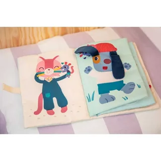 Nina´s Texture Book Stoffbuch von Lilliputiens in Verkleedpartij Nina – Produktfoto 5 von 5