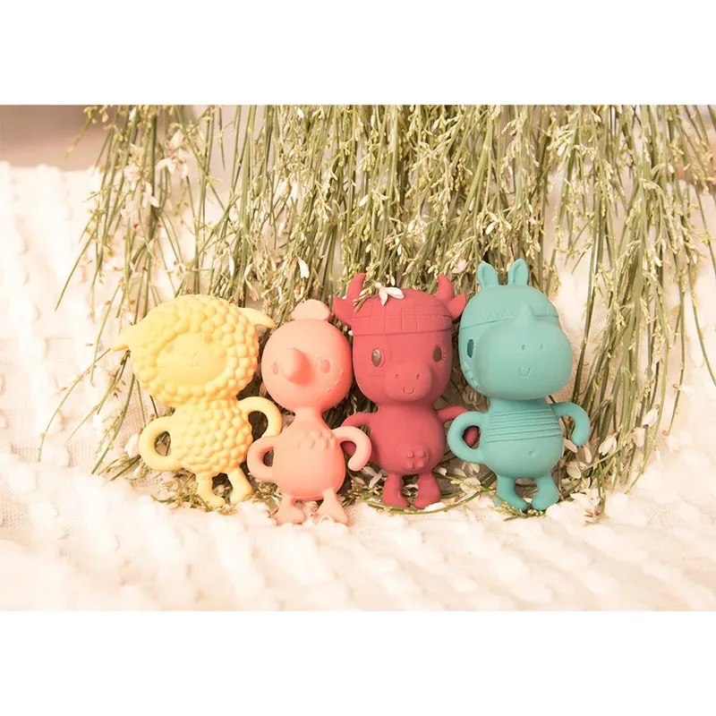 Zintuigelijke eco rammelaar - Yvon het schaap de Lilliputiens en Multicolore – photo du produit 3 sur 6