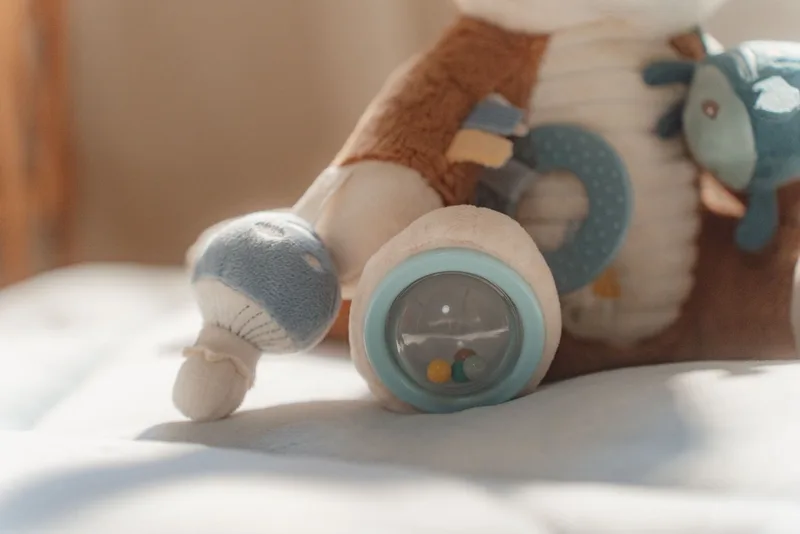Activiteitenknuffel Vos - Baby speelgoed - grijp baby speelgoed van Little Dutch in Forest Friends – productfoto 4 van 4