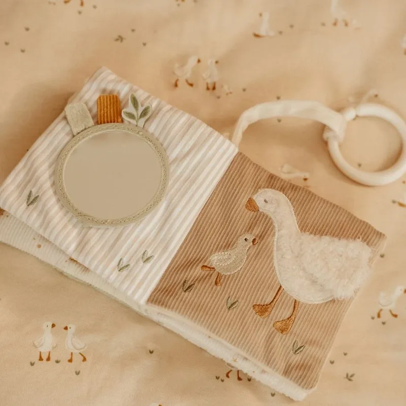 Newborn Naturals Buggyboekje van Little Dutch in Meerkleurig – productfoto 6 van 7