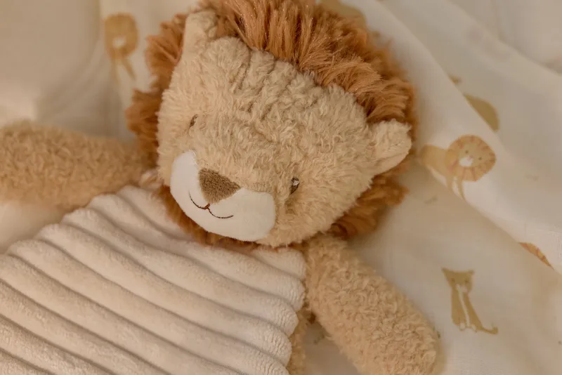 Safari Friends Knuffeldoekje Leeuw de Little Dutch en Beige – photo du produit 4 sur 4