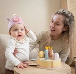 Verjaardagskroon van stof met cijfers by Little Dutch in Pink – product photo 4 of 4