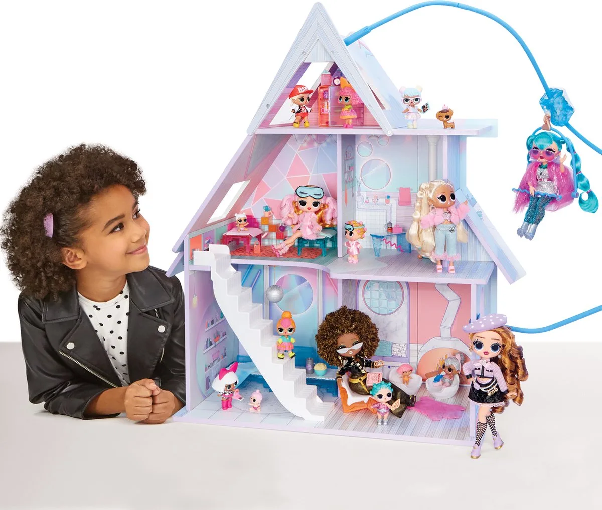 Winter Cottage Dukkehus LOL Dollhouse 120001 fra L.O.L. Surprise! i Flerfarvet – produktbillede