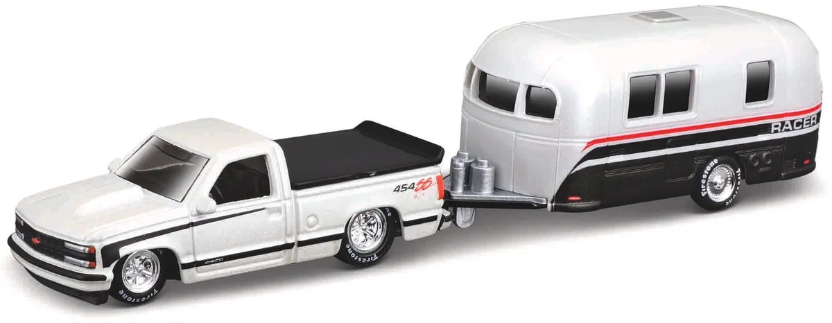 Chevrolet 454 Ss - Modelauto - Schaal 1:64 van Maisto in Wit, Grijs, Rood – productfoto