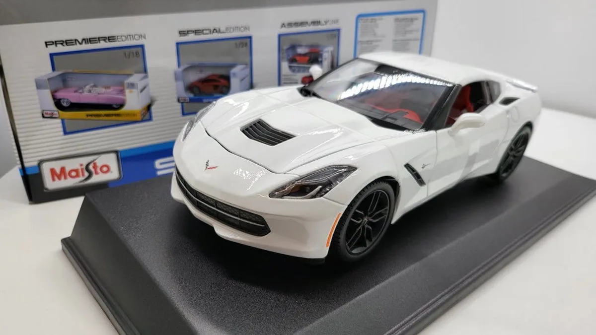 Chevrolet Corvette Stingray Z51 2014 - 1:18 de Maisto en Blanc – photo du produit