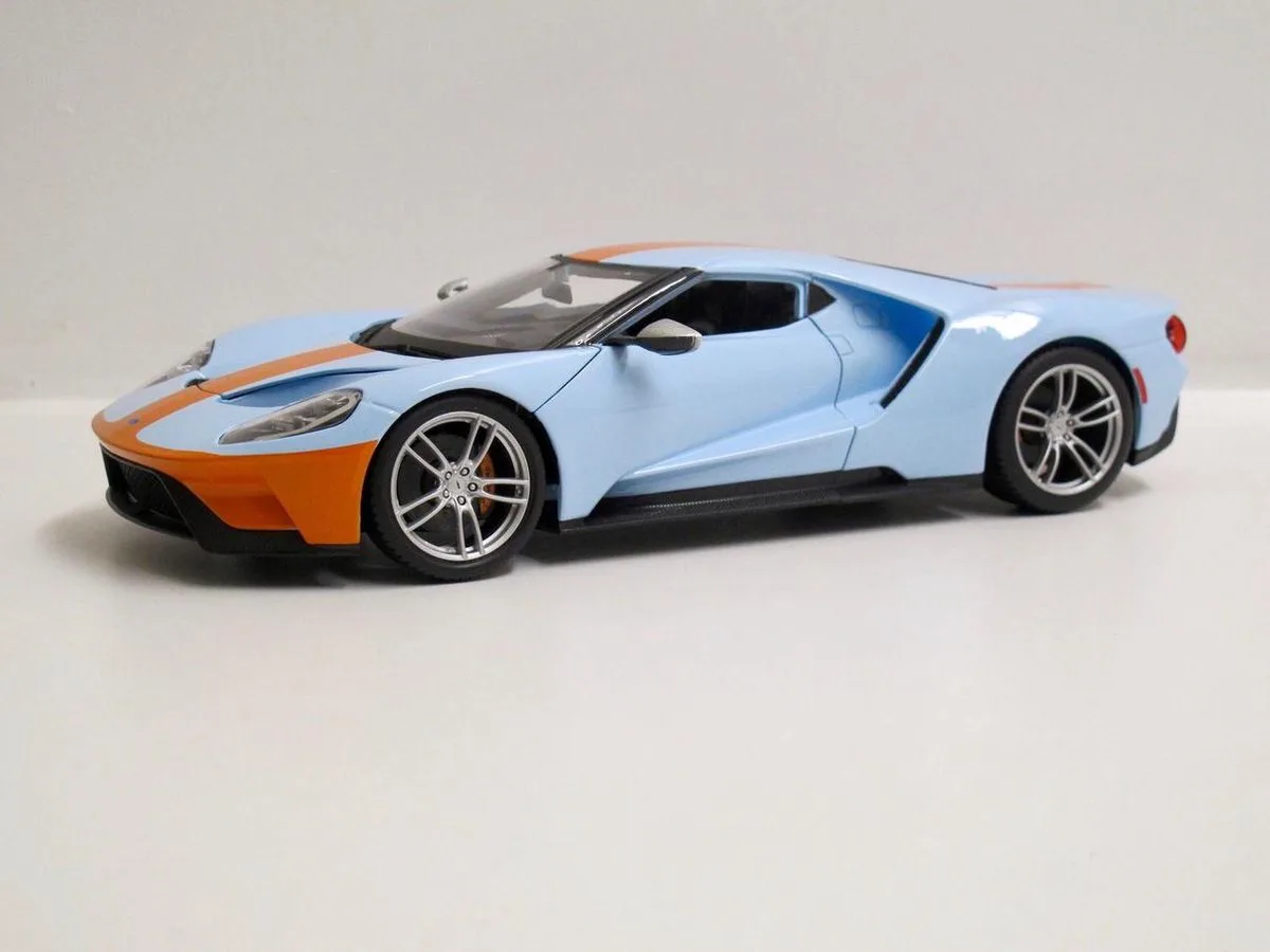 Ford GT 2017 - 1:18 från Maisto i Blå, Orange – produktbild