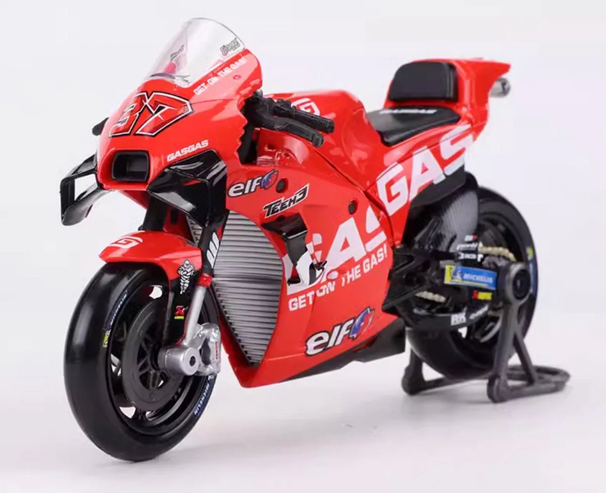 KTM RC16 #37 - Augusto Fernandez - 2023 1:18 van Maisto in Rood – productfoto