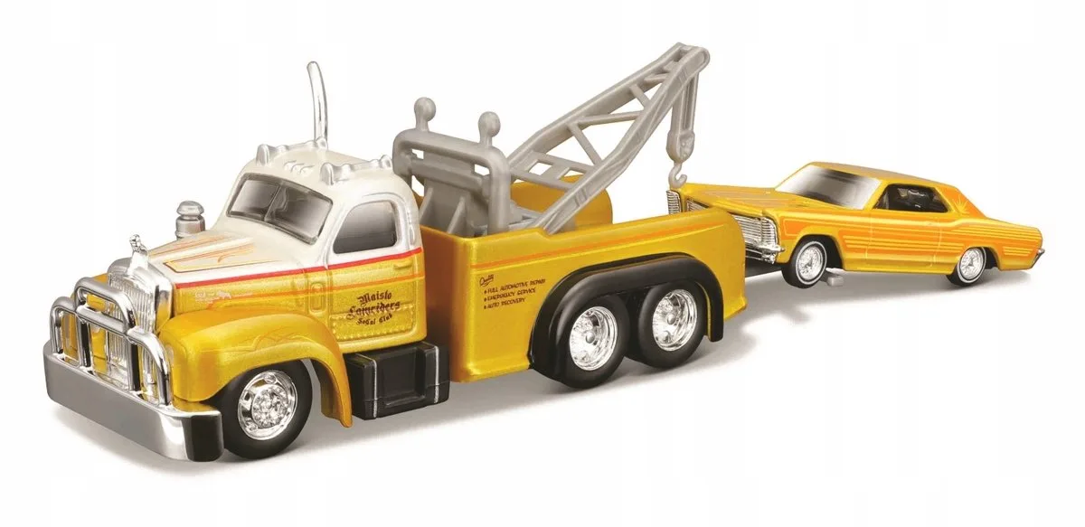 Mack B-61 1953 Vrachtwagen en Buick Riviera 1965 Set 1:64 van Maisto in Oranje – productfoto