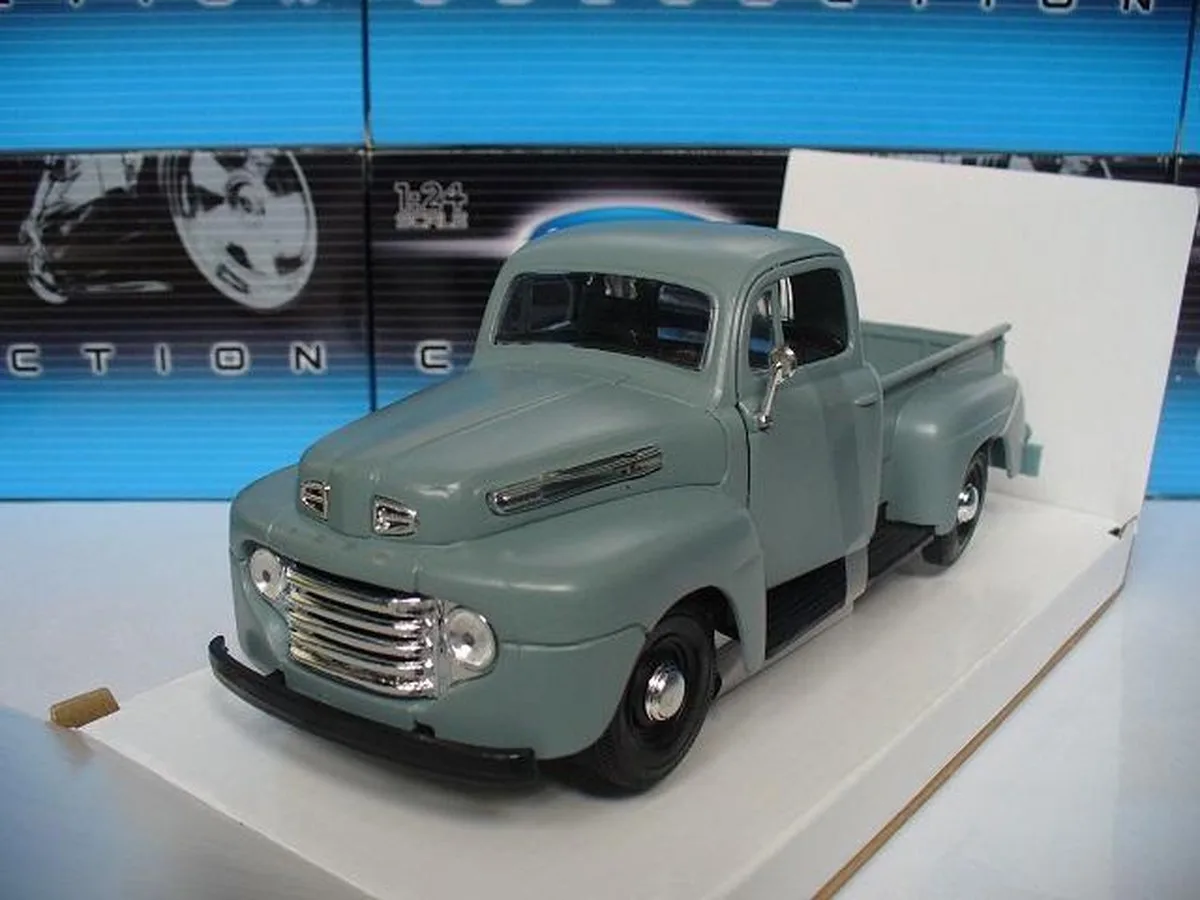 Maisto 1/25 Ford F-1 Pickup 1948 de Maisto en Mat Grijs – photo du produit