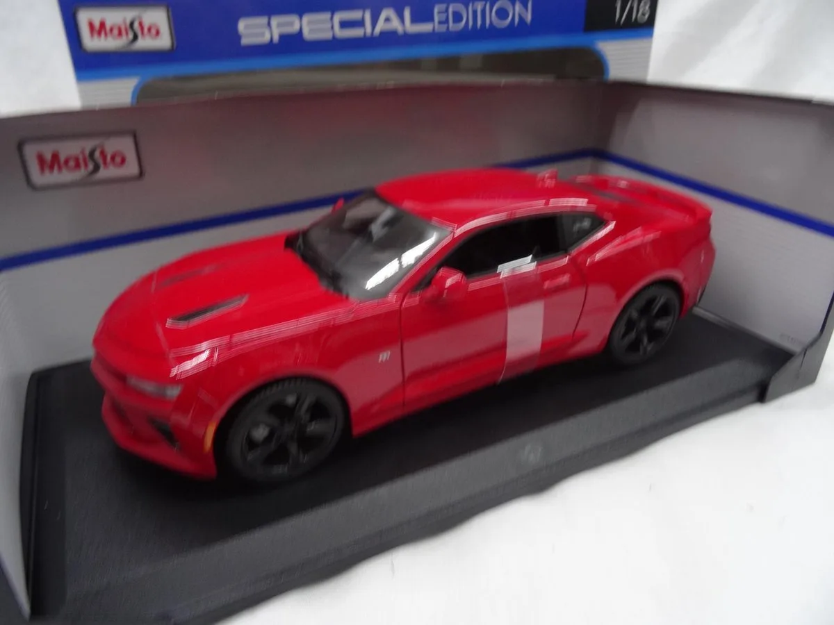 Modelauto - Chevrolet Camaro SS - schaal 1:18 - speelgoedauto van Maisto in Rood – productfoto