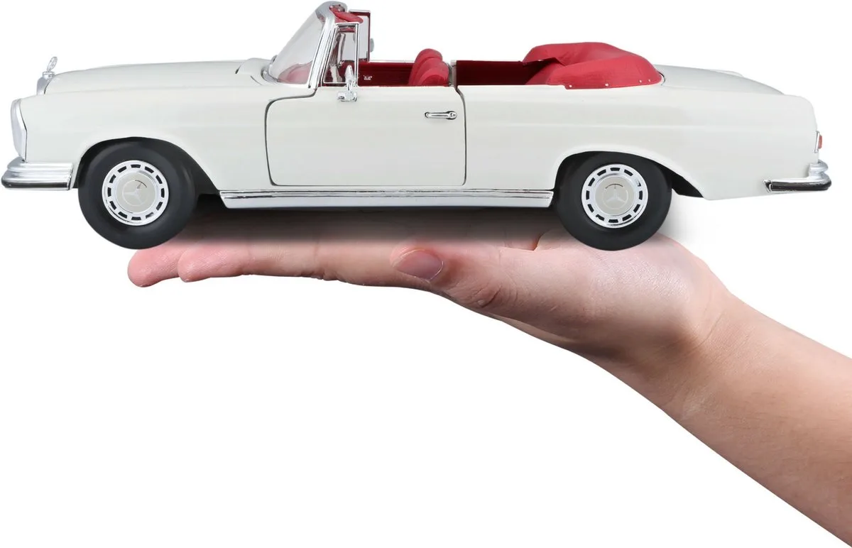 Modelauto - Mercedes 280SE - cabriolet 1967 - 1:18 - speelgoedauto - schaalmodel autp fra Maisto i Creme – produktbillede