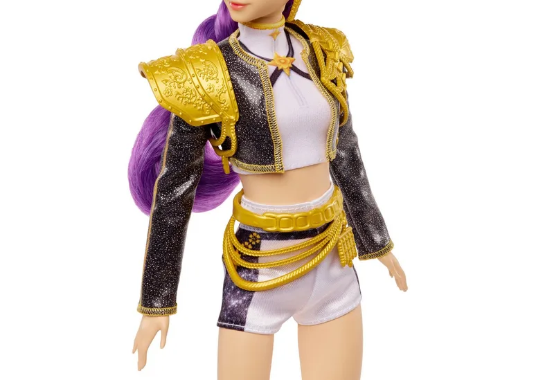 KPop Demon Hunters HUNTR/X Rumi 'Golden' zingende pop in outfit by Mattel in Rumi 'Golden' zingende pop – product photo 3 of 5