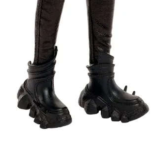 KPop Demon Hunters HUNTR/X Rumi - Luxe Modepop met gevechtsoutfit die aan en uit kan en zwaard by Mattel in Multicolour – product photo 4 of 6