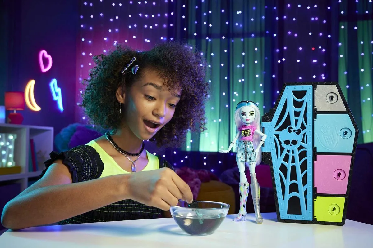 Skulltimate Secrets - Pop - met garderobe van Monster High in Frankie Stein – productfoto