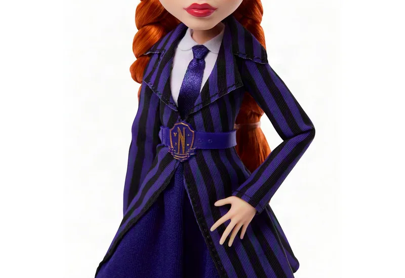 x Wednesday verzamelpop - met paars uniform en accessoires by Monster High in Agnes DeMille – product photo 3 of 5