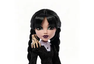 x Wednesday verzamelpop - Wednesday Addams in zwarte jurk met Thing als accessoire de Monster High en NEW Wednesday Addams – photo du produit 4 sur 5