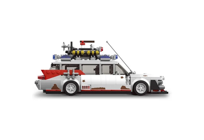 Mould King 10021 - Ghostbus - Ghostbusters Ecto 1 - 603 onderdelen - Compatible met de bekende merken från Mould King i Vit – produktbild 3 av 5