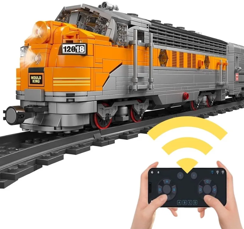 Mould King 12018 USD EMD Classic Stoom Trein RC bouwset | Locomotief miniatuur modelbouw | Technische educatief creator speelgoed ideas bouwpakketten voor expert volwassenen & kinderen | Bouwdoos met 1541 bouwstenen van Mould King in City : Locomotief USA EMD F7, 1541 bouwblokken – productfoto